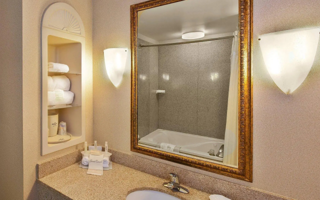 Holiday Inn Express Hotel & Suites Dyersburg by IHG