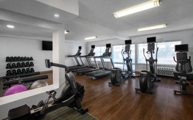 Holiday Inn Express Charleston-Civic Center by IHG