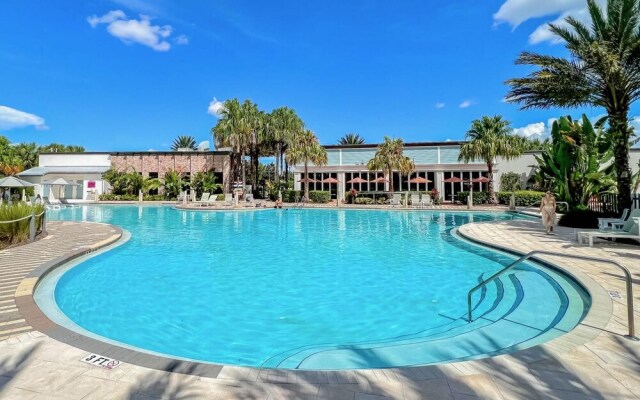 Stylish 3BR Townhouse With Pool Near Disney