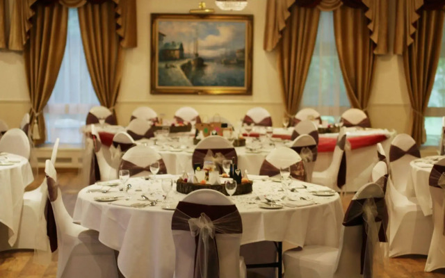 Westone Manor Hotel