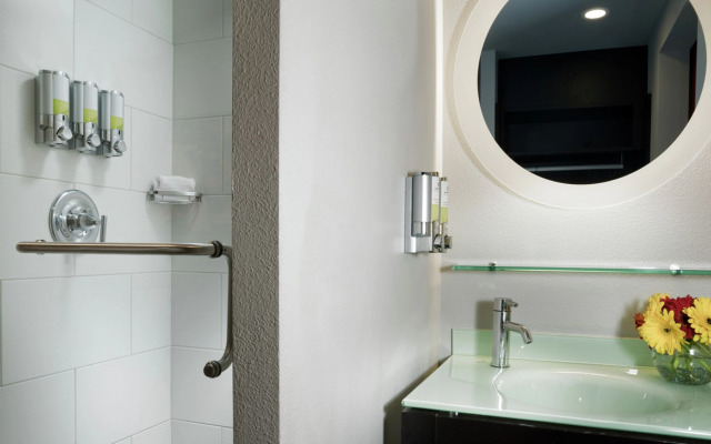 Staypineapple, Hotel FIVE, Downtown Seattle