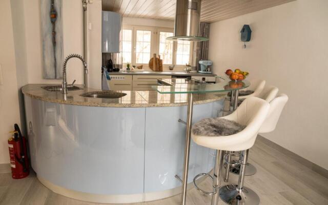 Chalet Spitzhorn - Your Peak Getaway - Private Terrasse & gratis Parkplatz