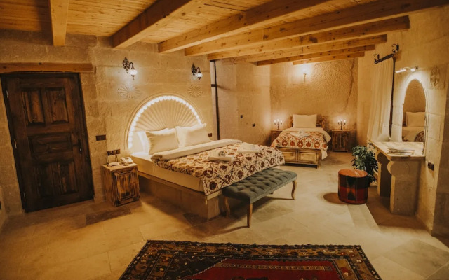 Zeus Cave Suites