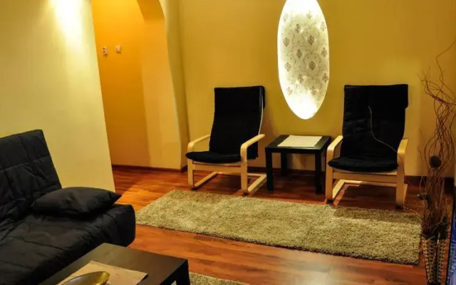 Charming Central Apartment Ploiesti
