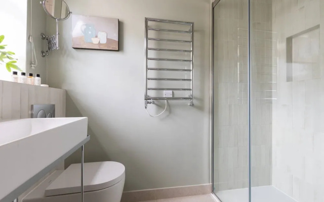 Southwell Gardens II by Onefinestay