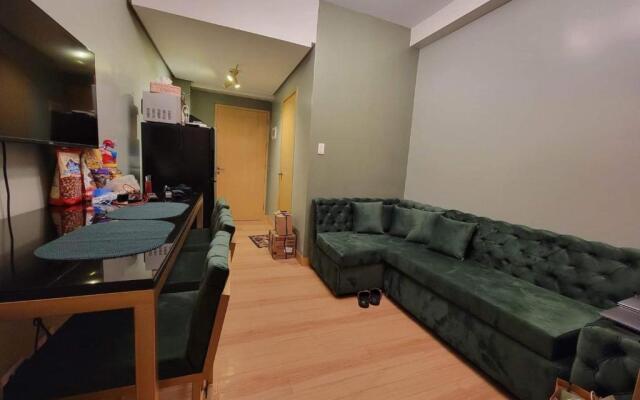 OYO 936 Yumis Condotel Trees Residences