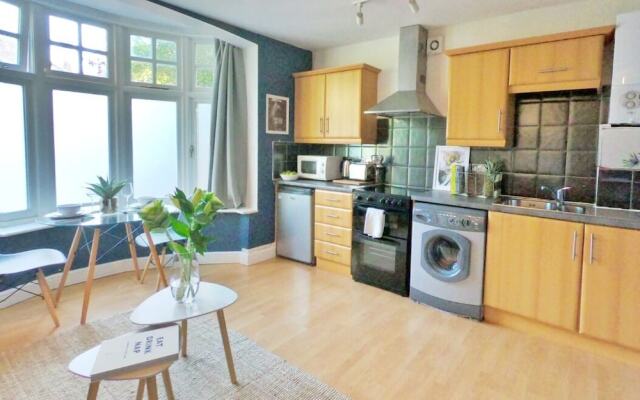 Charming  Oxford Apartments