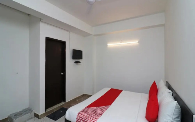 OYO Flagship 26898 Galleria