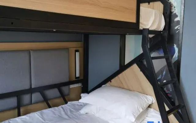 Yimei Hotel (Zhengzhou International Trade 360 Zoo)