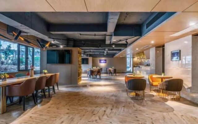 Vyluk Hotel Chongqing Light Rail Station