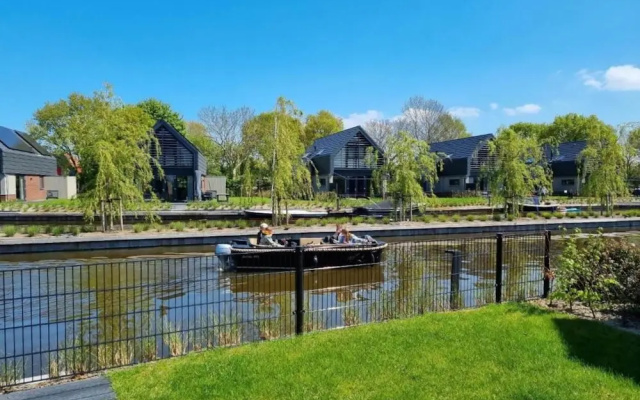 Modern Water Villa on the Frisian Water