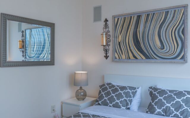 HomeAway Luxury Apartments at Newport