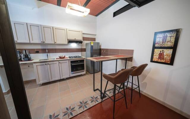 HOLT - Astorga Gardens - The Egyptian