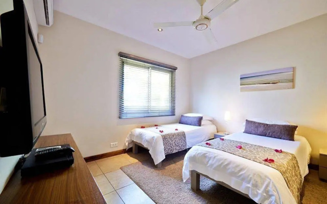 Bon Azur Elegant Suites & Penthouses by Lov