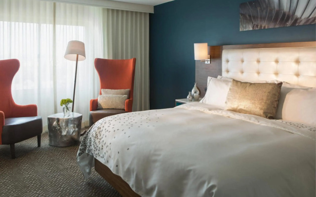 Renaissance Meadowlands Hotel