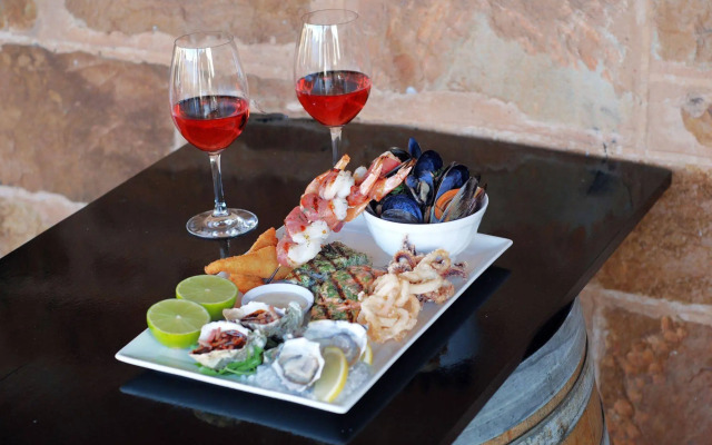 Sfera's Park Suites & Convention Centre