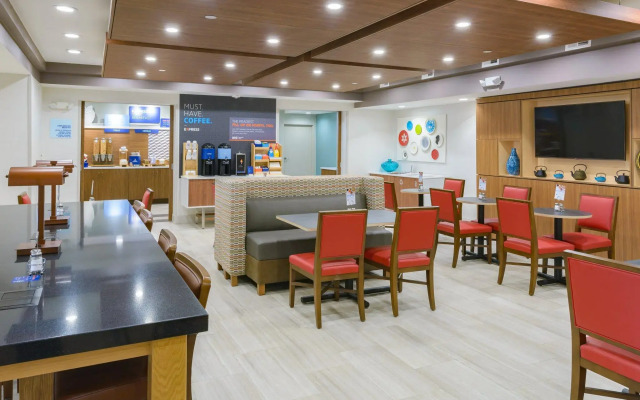 Holiday Inn Express Southington by IHG