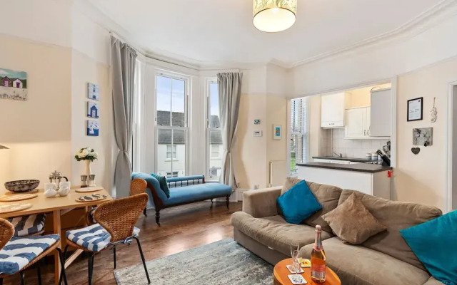 Sherbourne House - Seaside Apartment