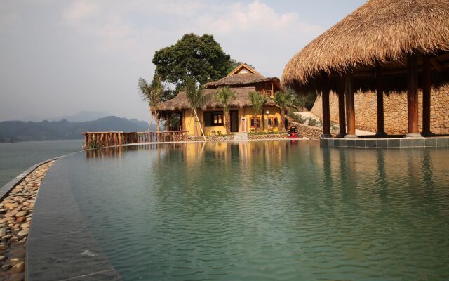 Mai Chau Hideaway Resort