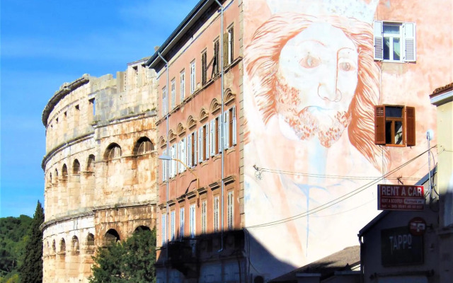 Noemi City Apartments