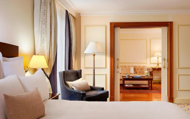 Renaissance Paris La Defense Hotel