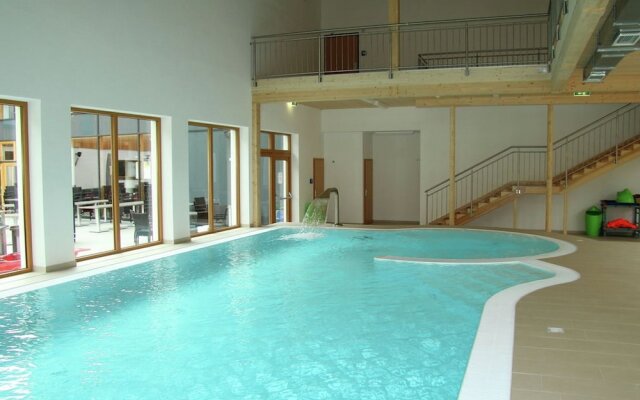 Luxurious Chalet in Obertraun With Pool