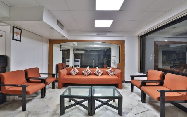OYO 2308 Hotel Crown
