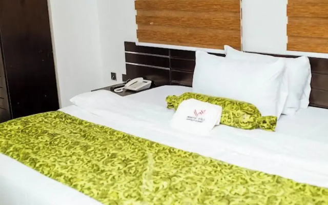 White Vill Hospitality And Homes