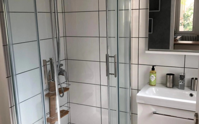 studio maisonnette avec jardin