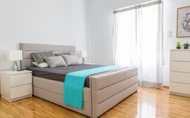 Newly Renovated 100m² Stylish Urban Flat