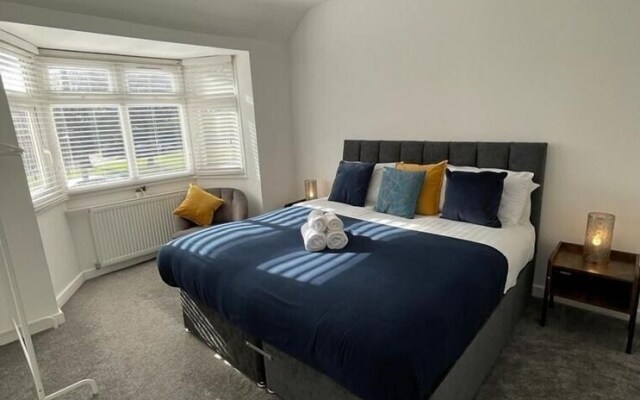 Harborne Park Road by JLJ Apartments
