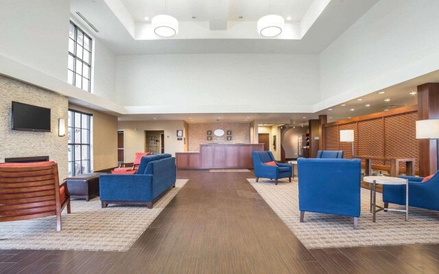 Comfort Suites Airport - University