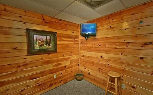 Hidden Treasures 3 Bedroom Cabin