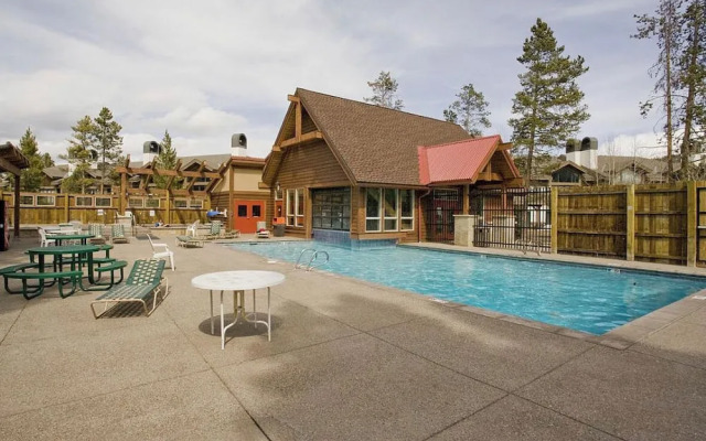 Four Oclock Lodge B06