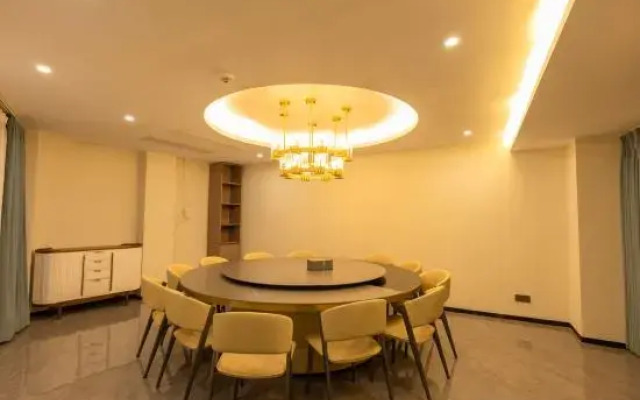 Shijian Bieyuan (Yalong Bay Bohoucun Branch)