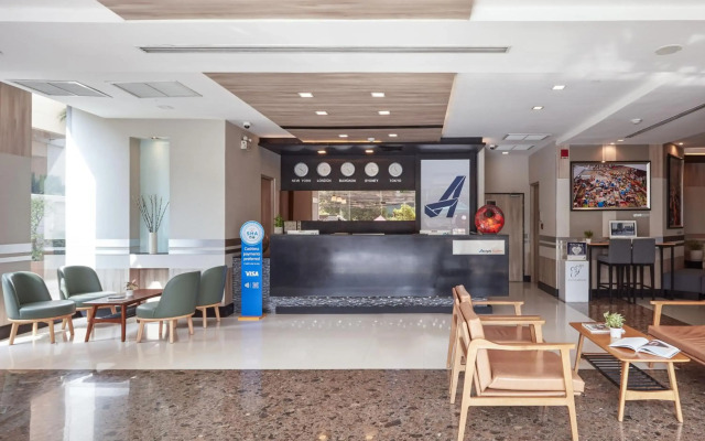 Adelphi Suites Bangkok