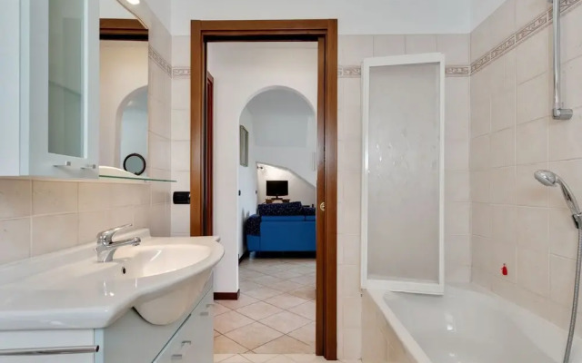 Spacious Apartment near Lake in Dongo