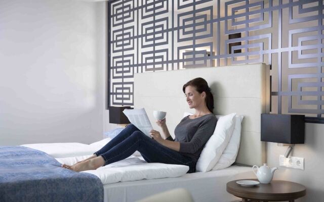 NUHR Medical - Hotel & Restaurant