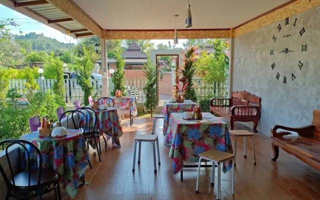 Thong Hug House Resort