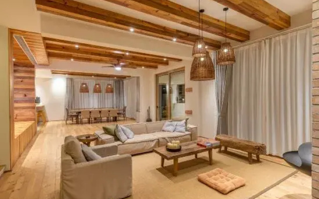 Country Life Lodge