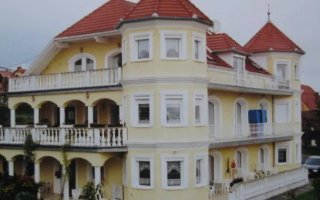 Rosen Villa Hévíz