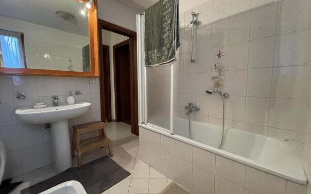 Trilocale con balcone San Gerolamo 055