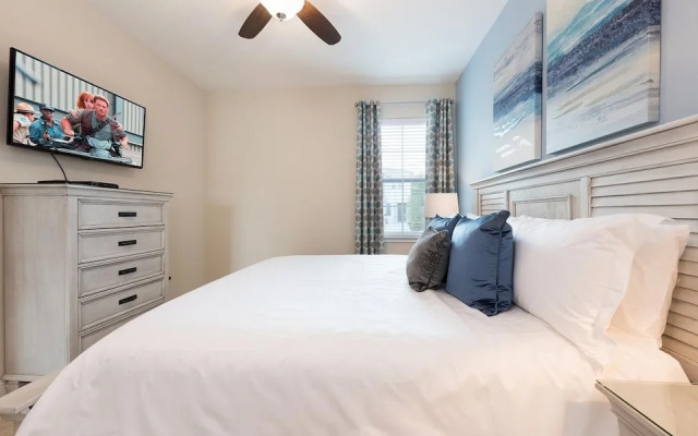 7412 MA - Stylish Home Near Parks