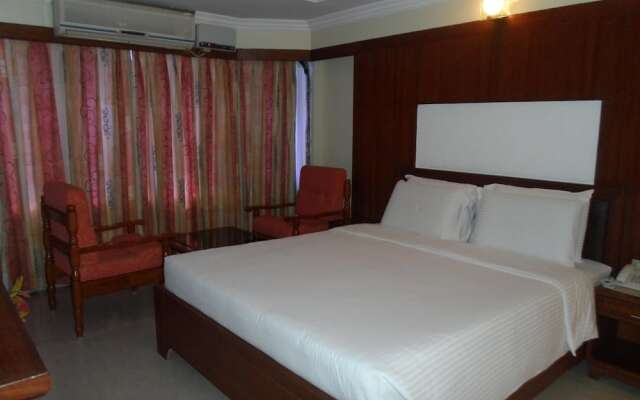 Hotel PLR Grand
