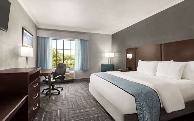 La Quinta Inn & Suites by Wyndham Dublin