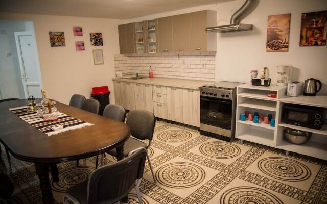 Stunning 5 Bed House in Campulung Moldovenesc