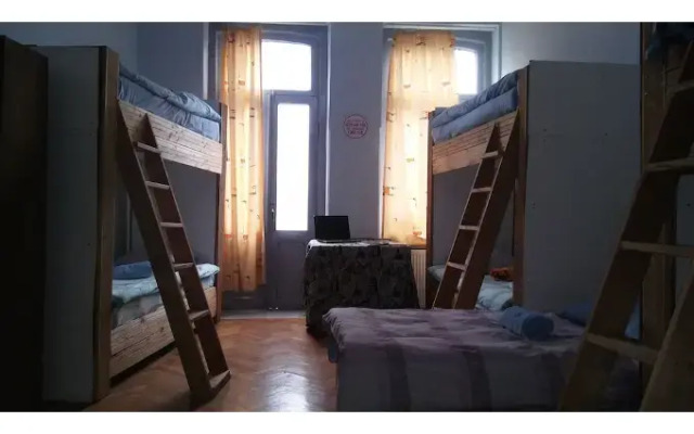 Vareron Hostel