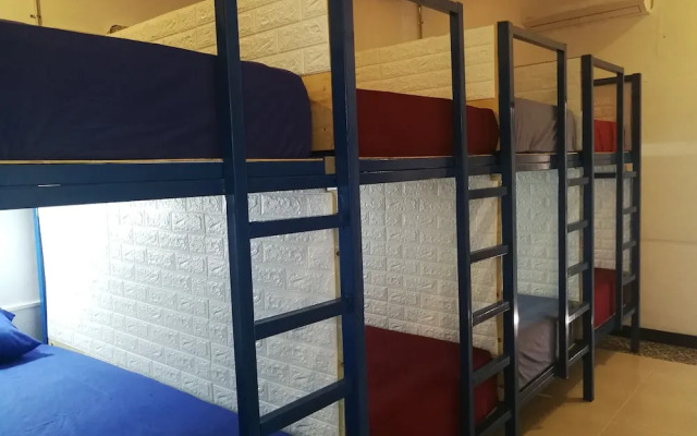 Lao Huk Bed and Cafe - Hostel