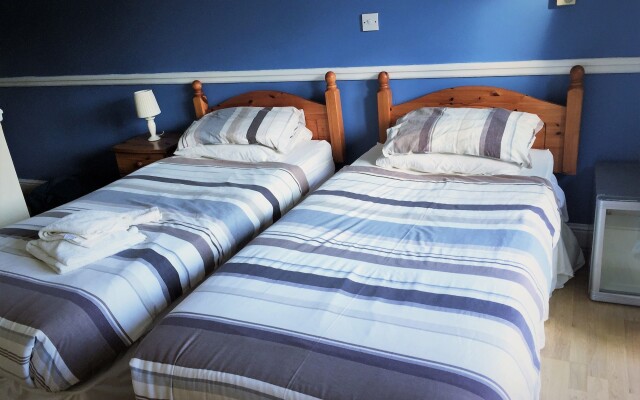 Halfway House Inn Country Lodge