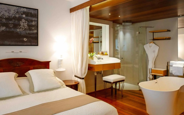 Blue Margouillat Seaview Hotel